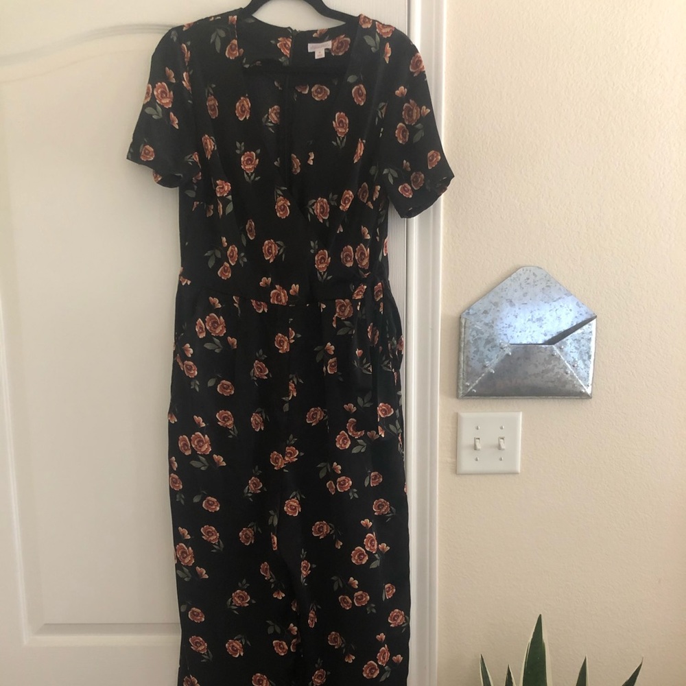 Floral wide leg jump suit (M)